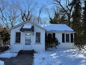 Building Photo - 6 Bayberry Ln