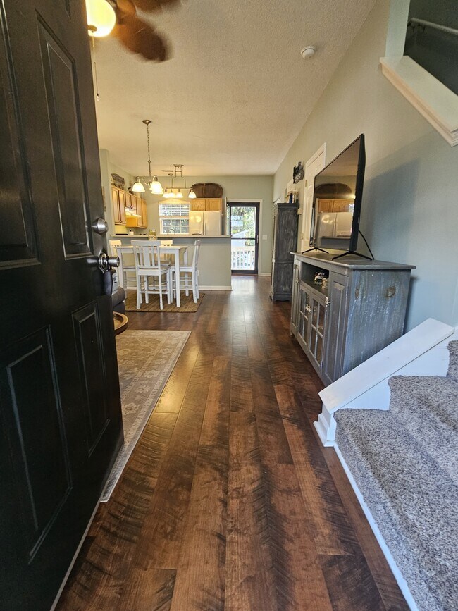 Building Photo - 1105 13th St