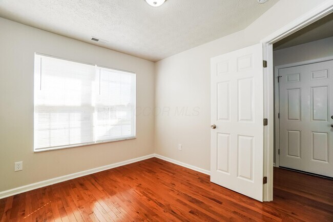 Building Photo - 3853 Sugarbark Dr