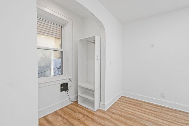 Building Photo - 5 Lienau Pl