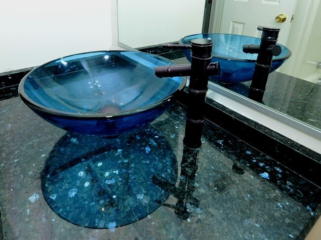 Building Photo - Harbourview Community