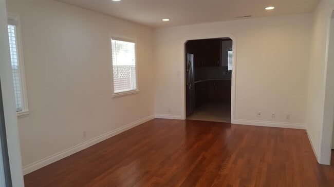 Building Photo - Updated Duplex Unit in West San Jose!