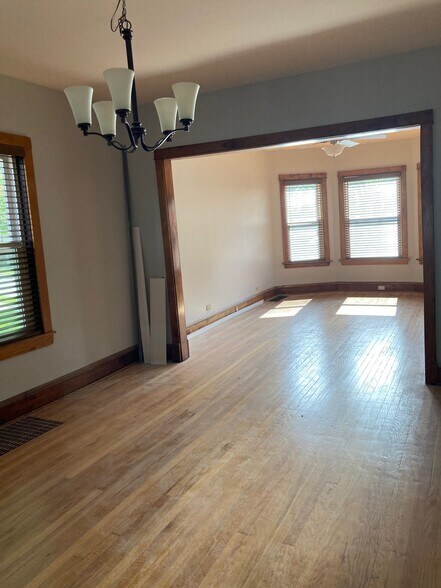 Building Photo - 926 Circle Ave