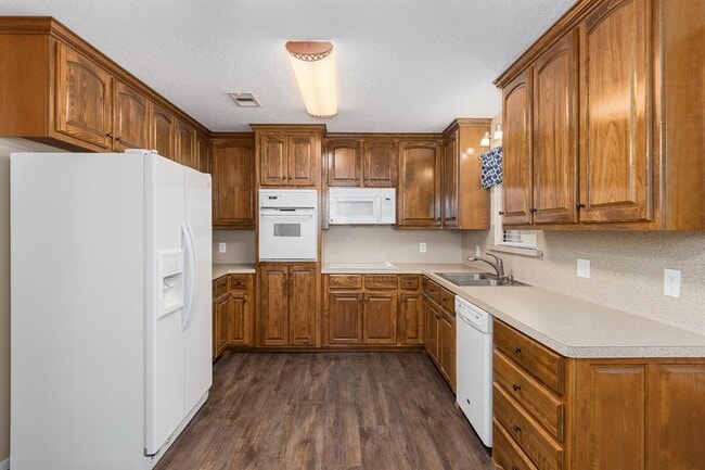 Building Photo - 9344 US-69