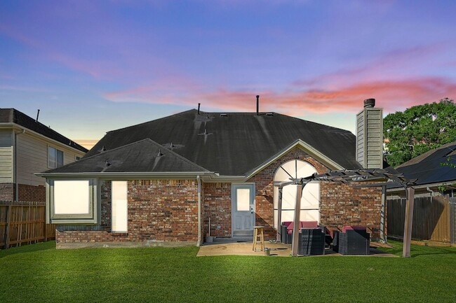 Building Photo - 827 Citation Dr