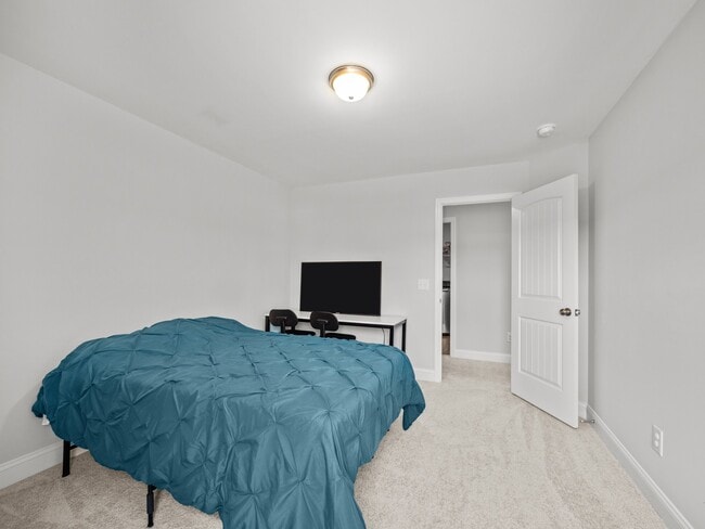 Building Photo - 516 Poults Dr