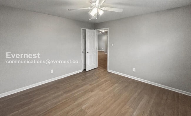 Building Photo - 4800 Inglewood Ct SE