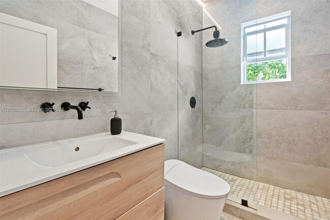 Building Photo - 1502 El Rado St