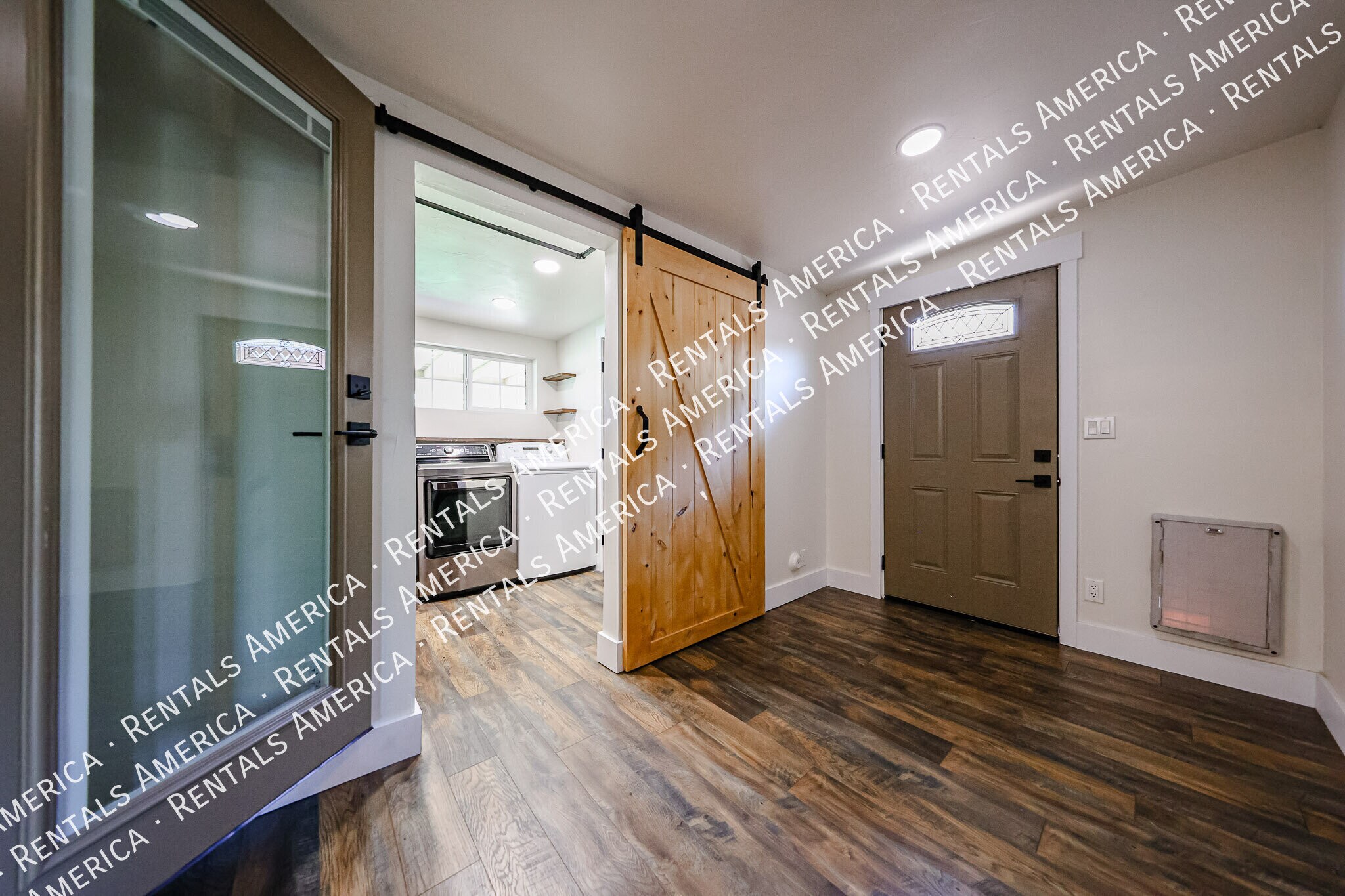 Building Photo - 1310 W Glenrosa Ave