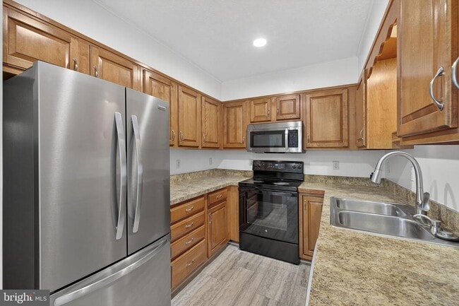 Building Photo - 1984 Cidermill Ln