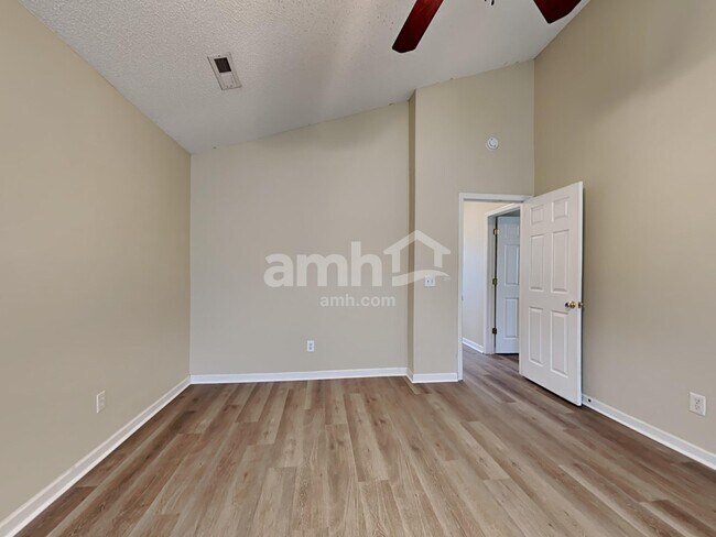 Building Photo - 318 Sunburst Way