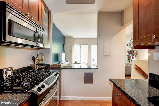Building Photo - 3251 Prospect St NW