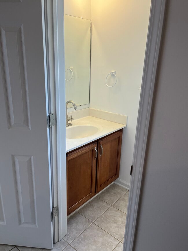 Building Photo - 1414 E New York St