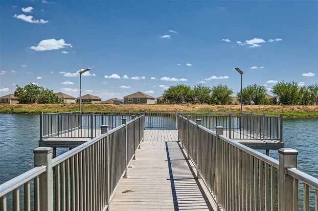 Building Photo - HUGE 5 BEDROOM HOME FOR RENT IN LUCKEY RANCH! WITHIN 10 MILES FROM LACKLAND AFB.