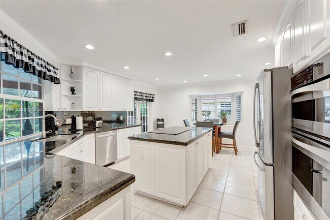 Building Photo - 5655 NW 86th Ave
