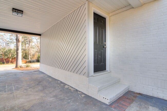 Building Photo - Fully Renovated Home in North Augusta