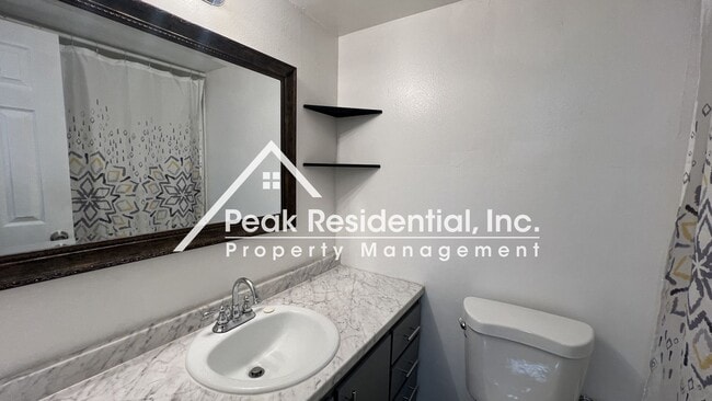 Building Photo - Updated Timberlake 1bd/1ba Condo - Near Sa...