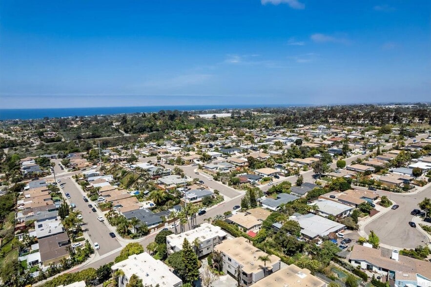 Building Photo - 155 Rosebay Dr