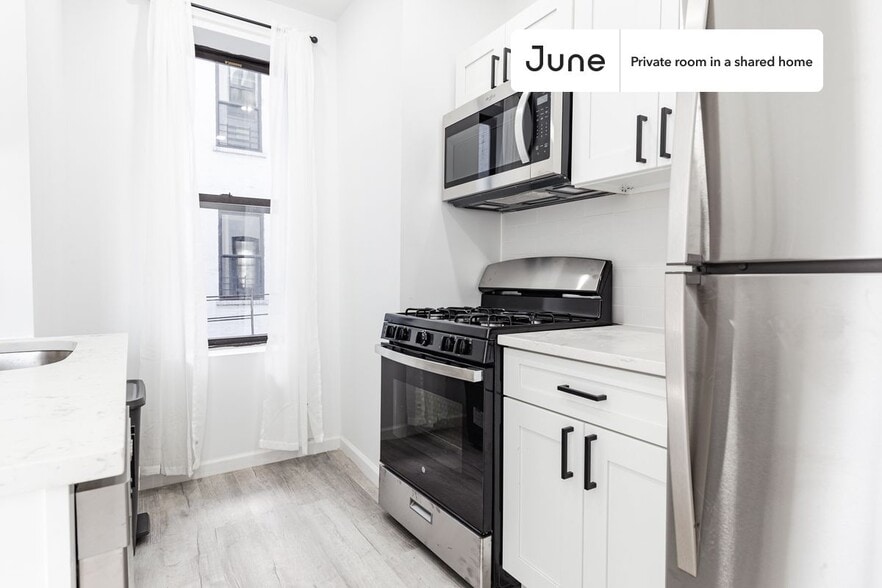 Building Photo - Room in Shared 4 bed/1 bath home