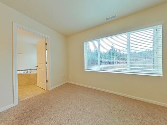 Building Photo - 5 Bedroom House ~ Albany ~ Small Pet Friendly