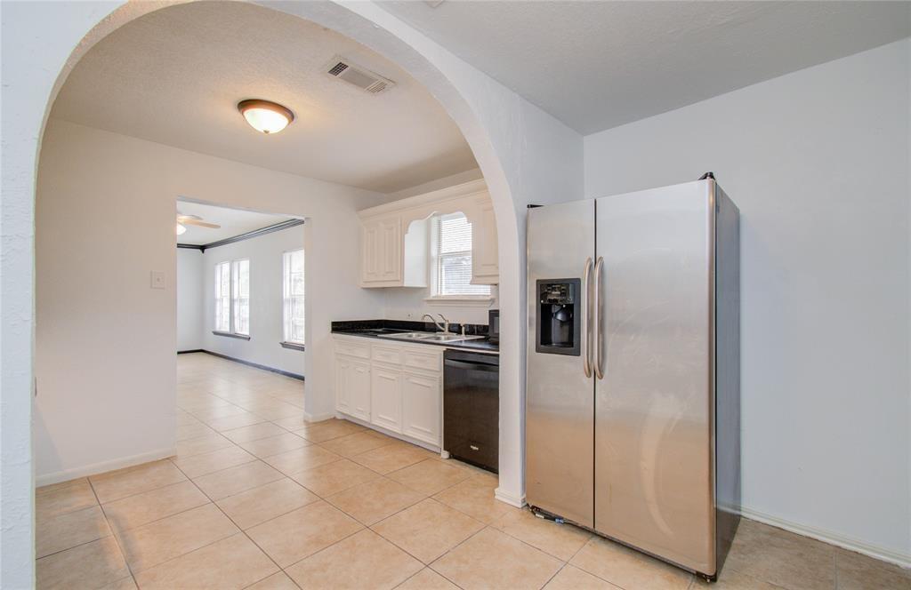 Building Photo - 5319 Bell St