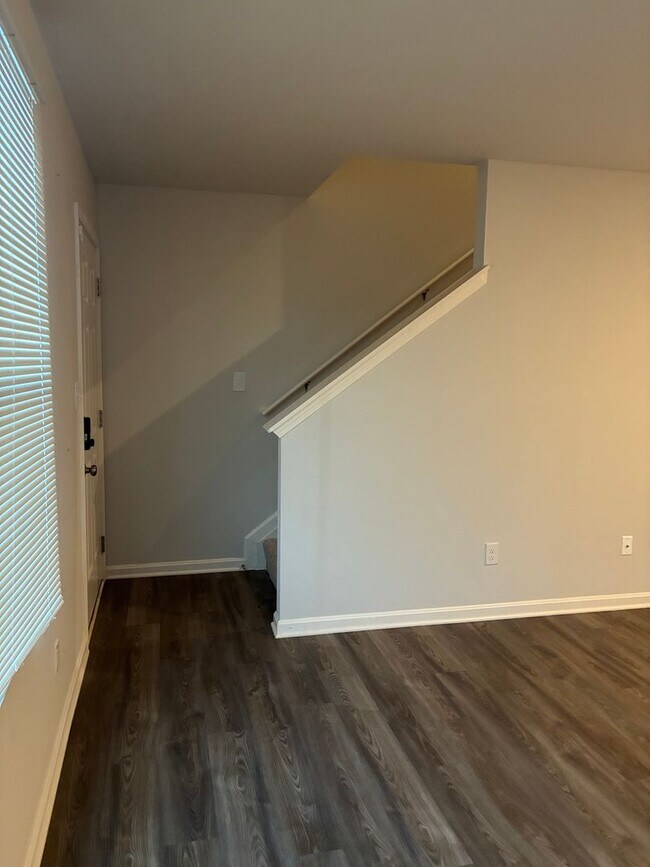 Building Photo - 105 S Osprey Ct