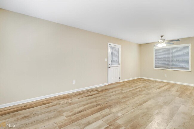 Building Photo - 8775 Lee Rd