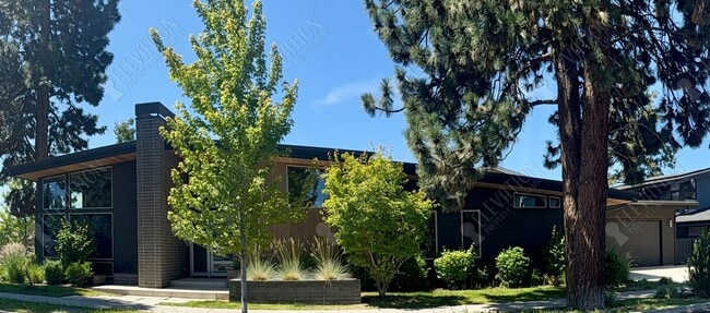 Building Photo - 1787 NW Fields St