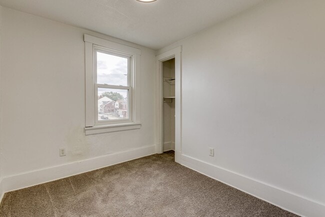 Building Photo - 2027 Eccles St