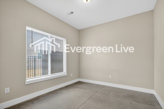 Building Photo - 113 E Santa Fe Cir