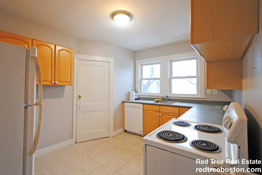 Building Photo - 80 Langley Rd