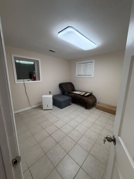 Building Photo - 301 S Fillmore St