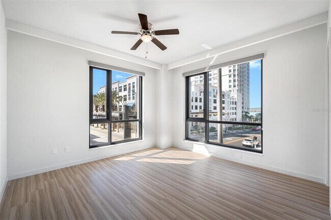 Building Photo - 5 N Osceola Ave