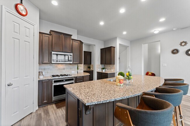 Building Photo - 2836 Jehlon Ln