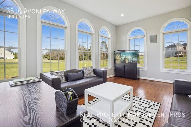 Building Photo - Gated Community, 10 Acres