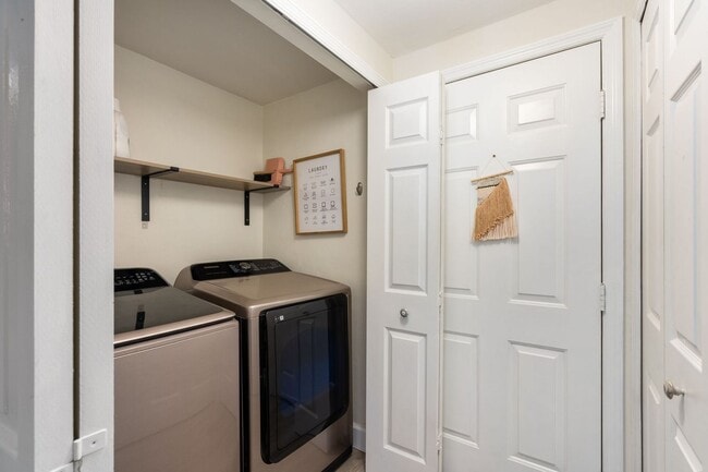 Building Photo - New Listing in Monticello at Mill Pond – S...