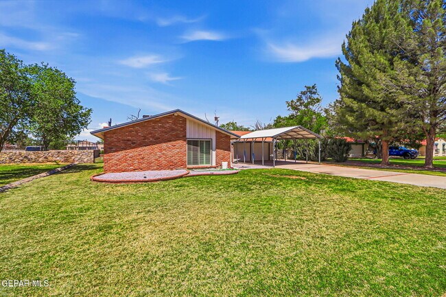 Building Photo - 809 Del Mar Dr