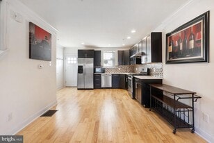 Building Photo - 1347 S 20th St