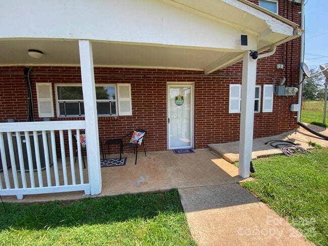 Primary Photo - 1109 Sunset St