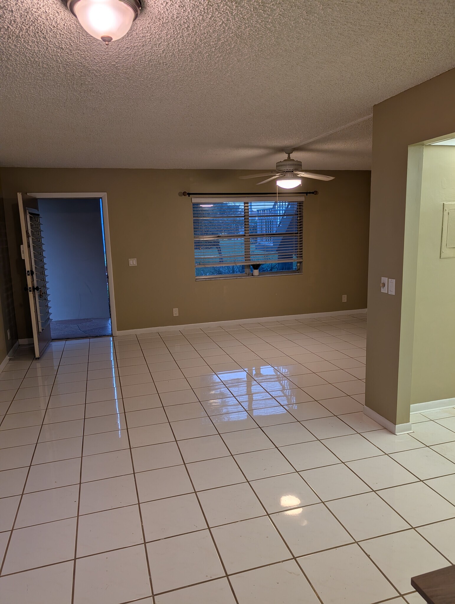 Building Photo - 839 Normandy R