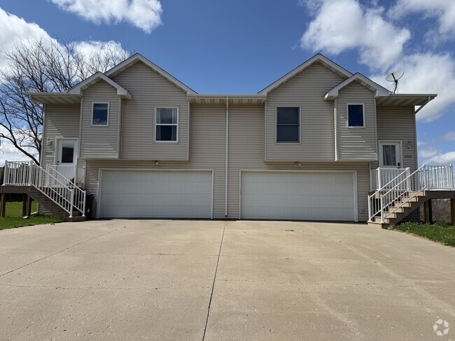 Building Photo - 2522 Walden Rd