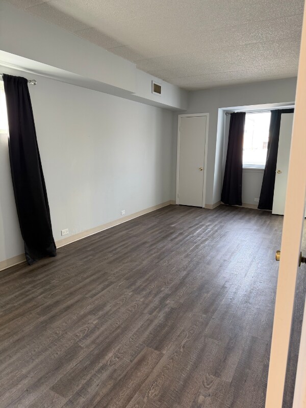 Building Photo - 29W543 Batavia Rd