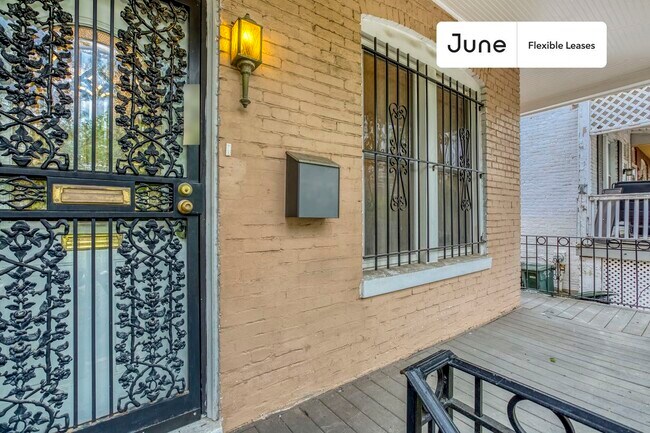 Building Photo - 735 Girard St NW