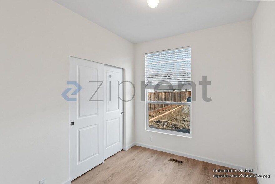 Building Photo - 1133 Lovell Ave