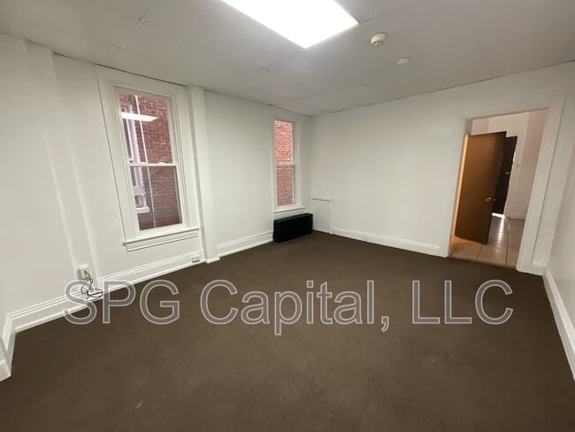 Building Photo - 284 W Jackson St