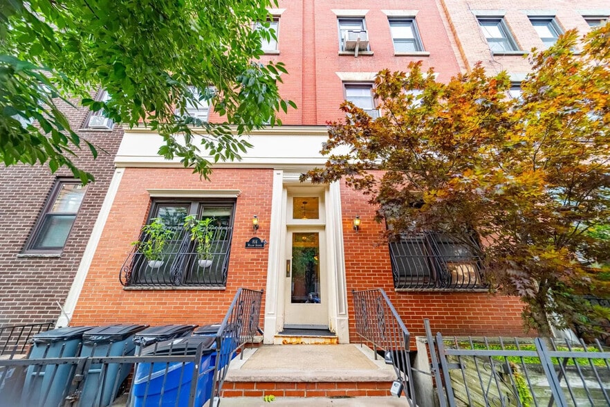 Building Photo - 814 Willow Ave