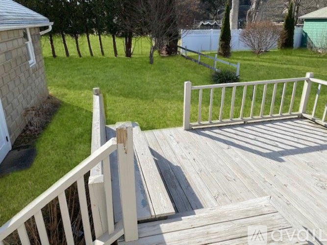 Building Photo - 83 Early St