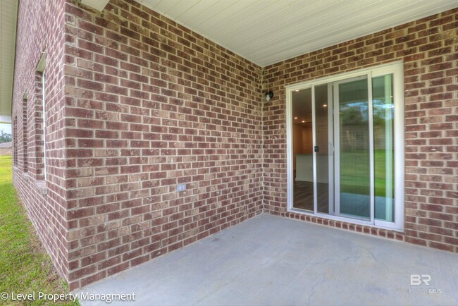 Building Photo - 21655 Sutherland Cir