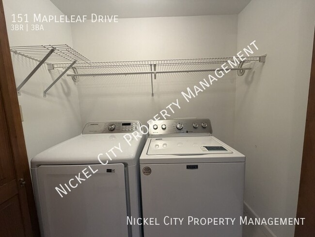 Building Photo - 151 Mapleleaf Dr
