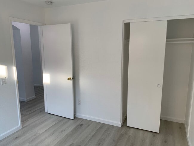 Building Photo - Full remodeled 4 bedroom 3 Bathroom home